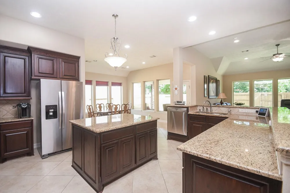 6915 Argonne Trail Sugar Land, TX 77479