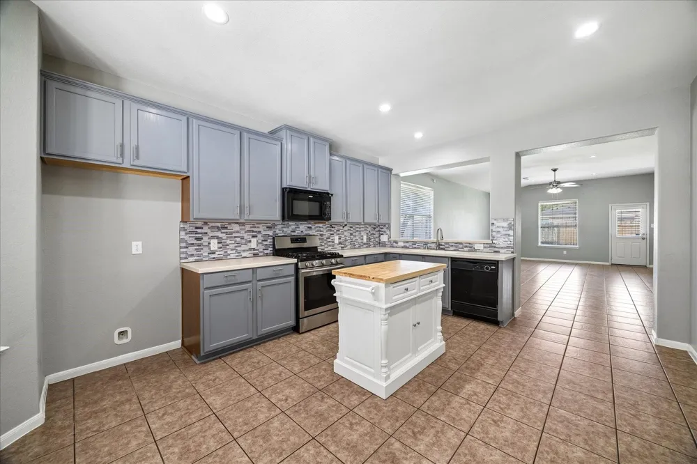 21316 Timber Bluff Court Porter, TX 77365