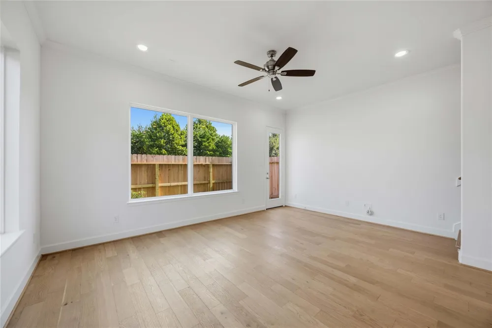 5676 Nolda Street Houston, TX 77007
