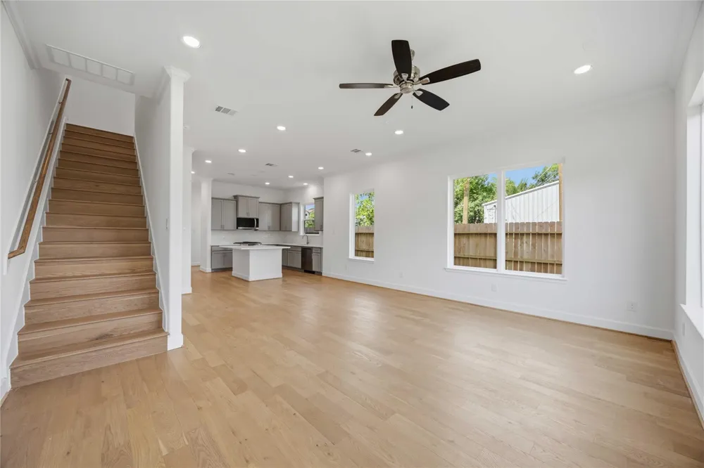 5676 Nolda Street Houston, TX 77007