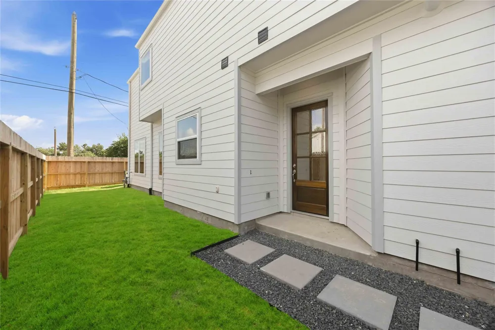 5676 Nolda Street Houston, TX 77007