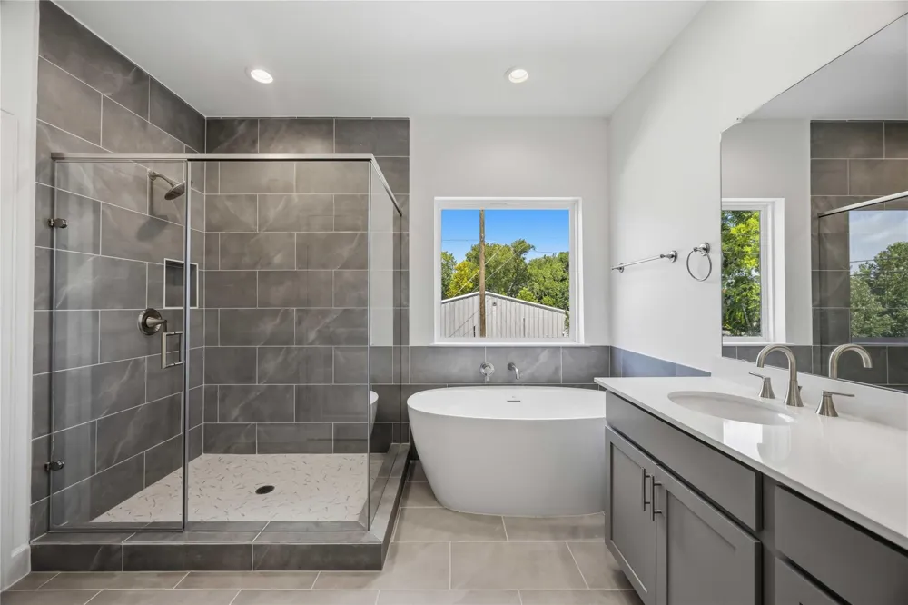 5676 Nolda Street Houston, TX 77007
