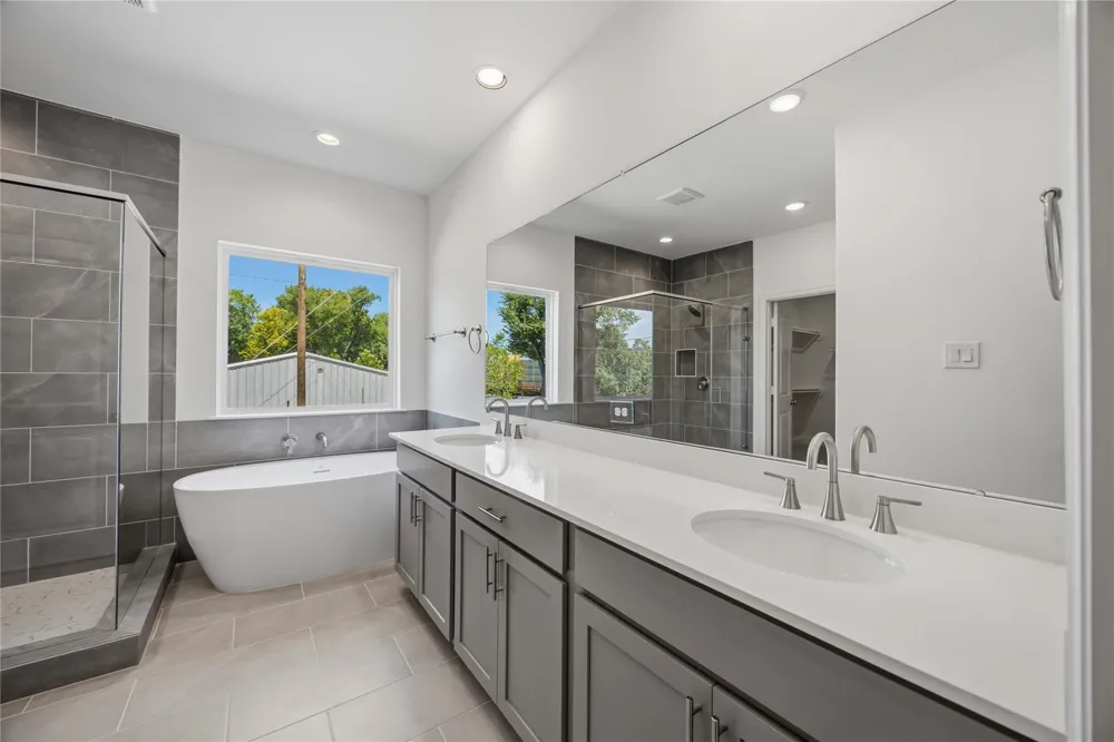 5676 Nolda Street Houston, TX 77007