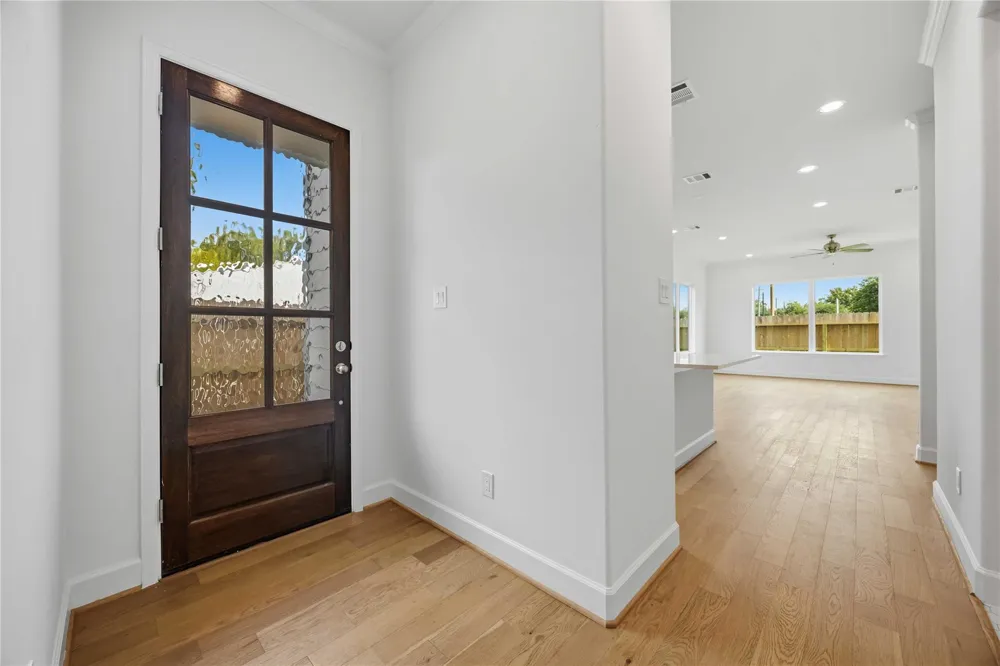 5676 Nolda Street Houston, TX 77007
