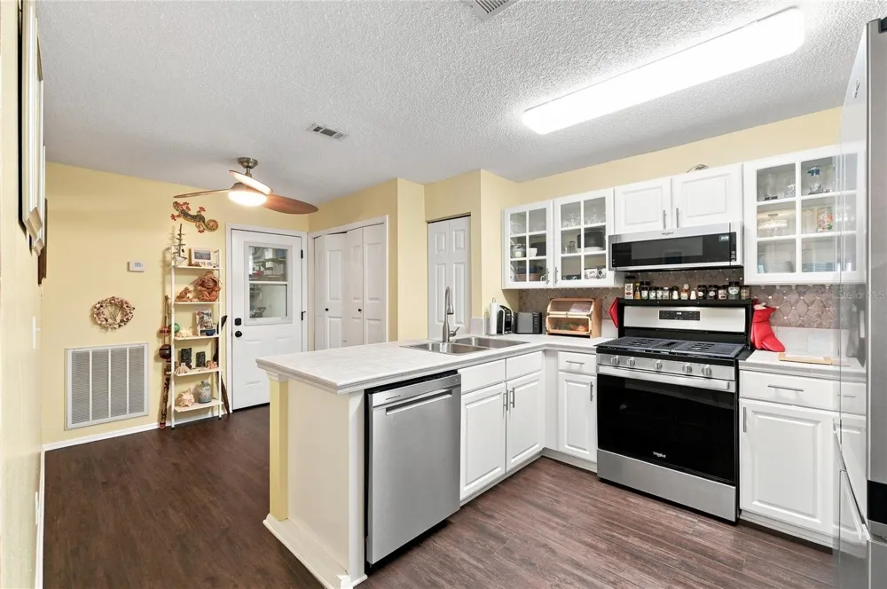 701 MAGNOLIA PLACE Winter Haven, FL 33884