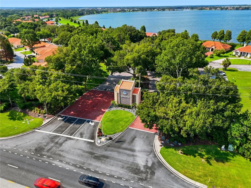 701 MAGNOLIA PLACE Winter Haven, FL 33884