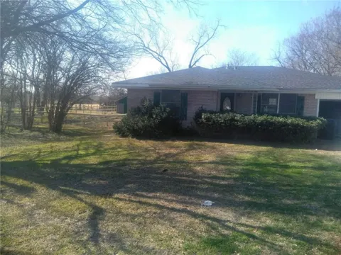1211 Wolfe City Drive