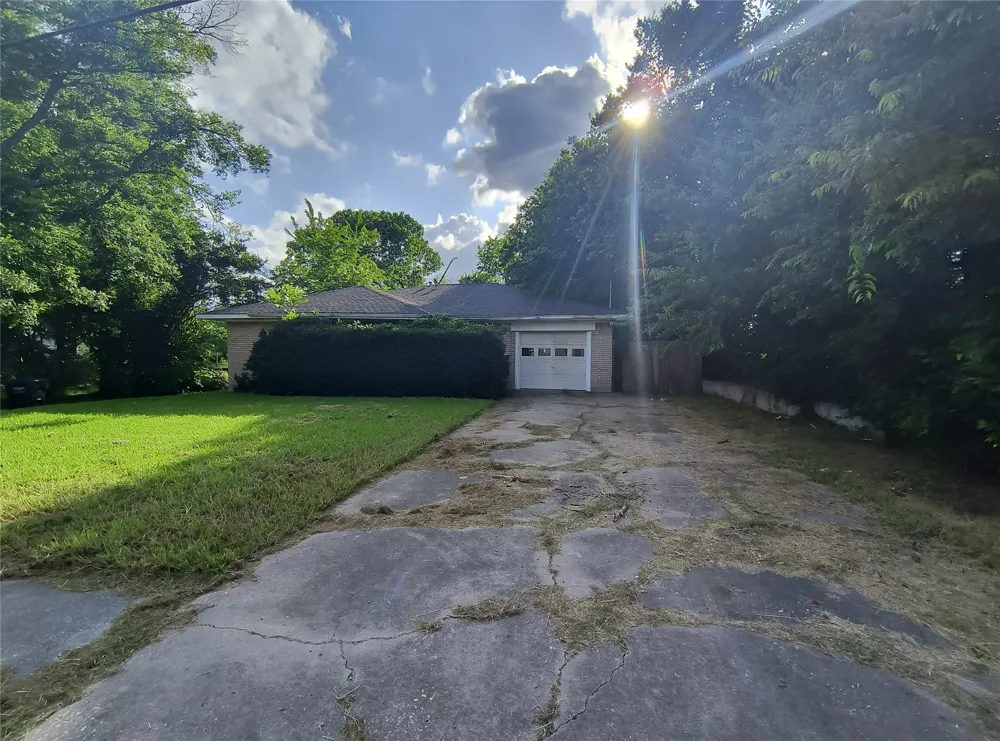1211 Wolfe City Drive Greenville, TX 75401