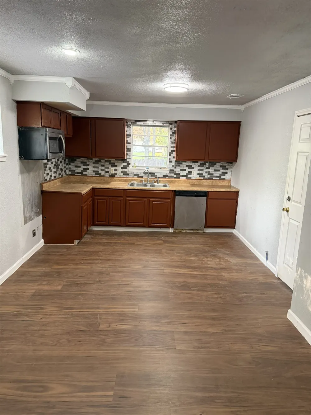 1211 Wolfe City Drive Greenville, TX 75401