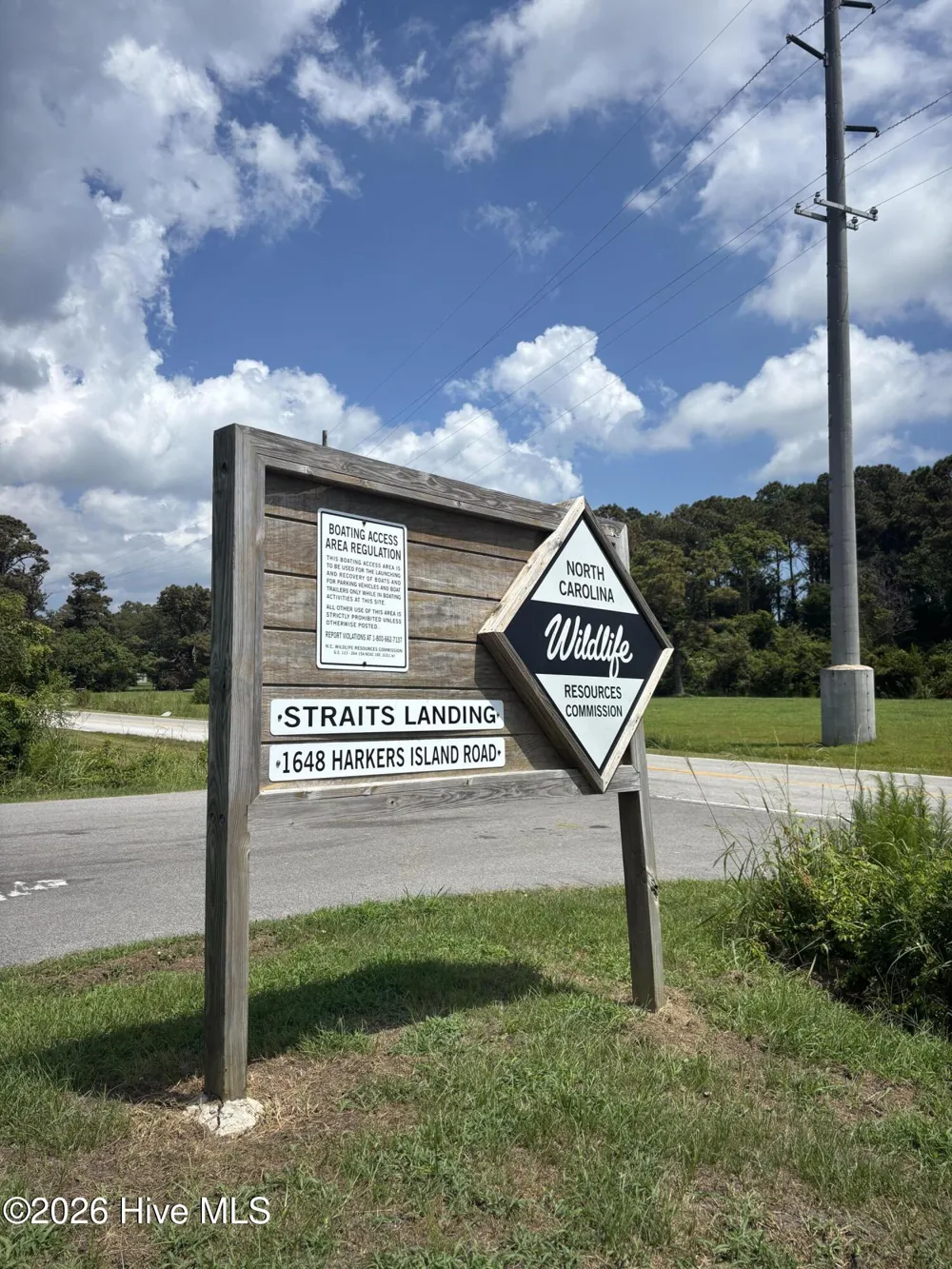 1422 Harkers Island Road Beaufort, NC 28516