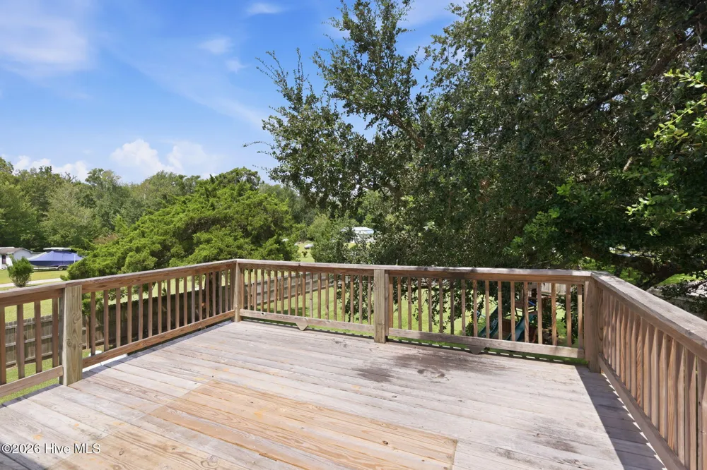 1422 Harkers Island Road Beaufort, NC 28516