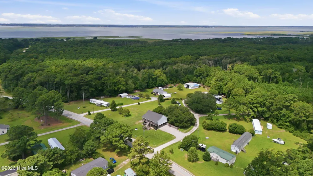 1422 Harkers Island Road Beaufort, NC 28516