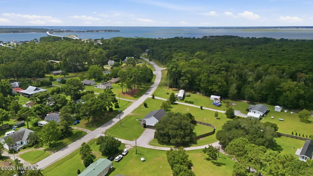1422 Harkers Island Road Beaufort, NC 28516