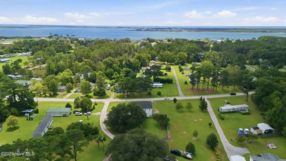 1422 Harkers Island Road Beaufort, NC 28516