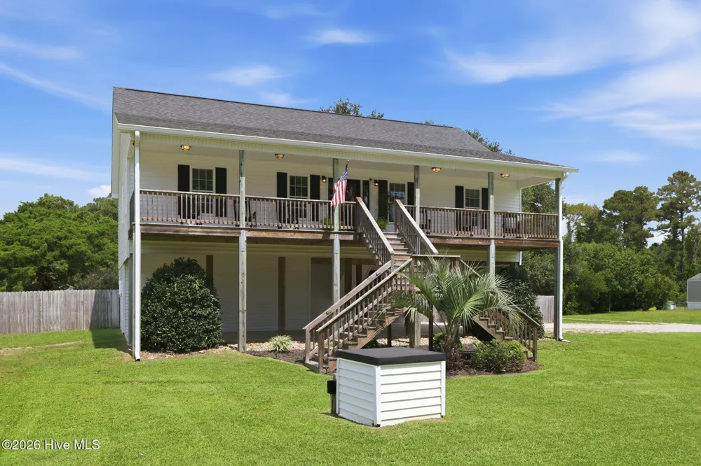 1422 Harkers Island Road Beaufort, NC 28516