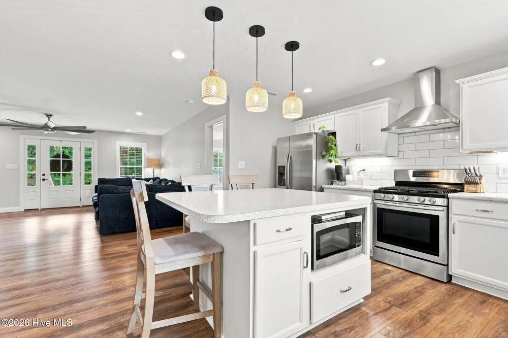 1422 Harkers Island Road Beaufort, NC 28516