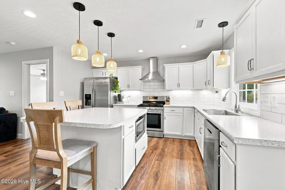 1422 Harkers Island Road Beaufort, NC 28516