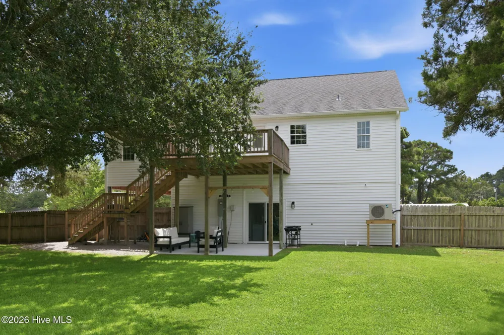 1422 Harkers Island Road Beaufort, NC 28516