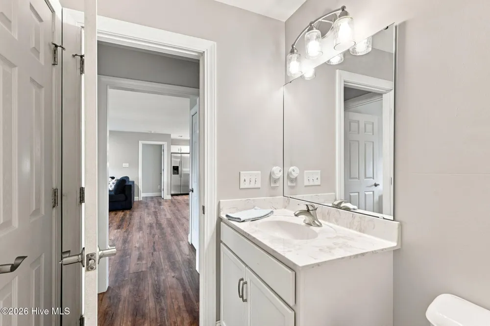 1422 Harkers Island Road Beaufort, NC 28516