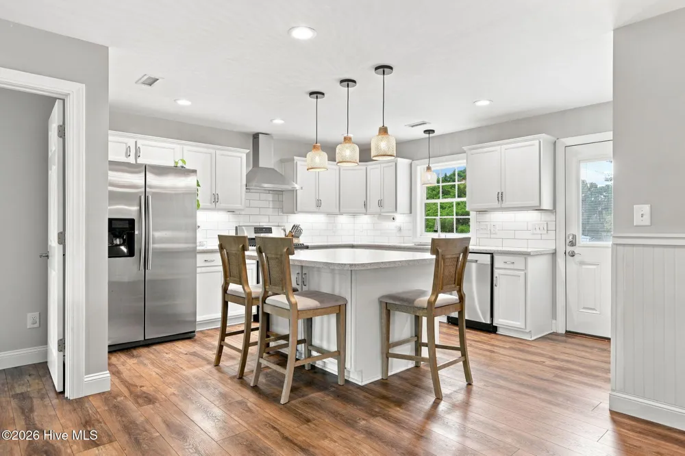 1422 Harkers Island Road Beaufort, NC 28516