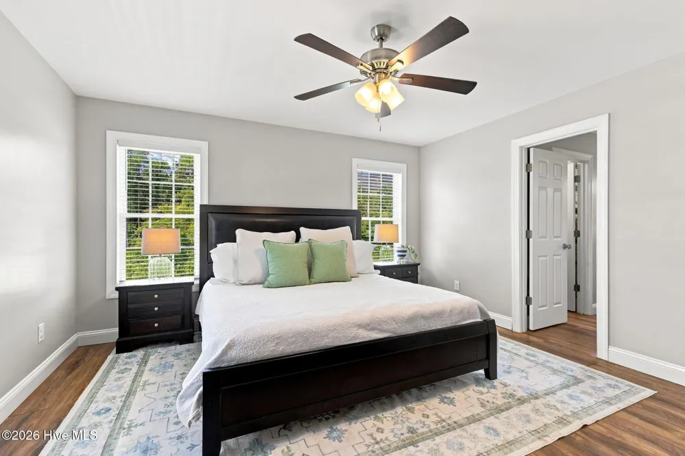 1422 Harkers Island Road Beaufort, NC 28516