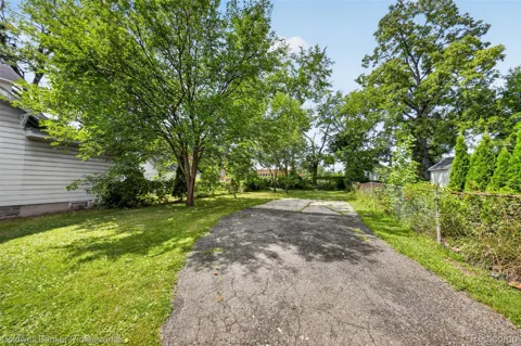 43 Dwight Ave Avenue