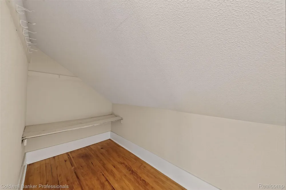 43 Dwight Ave Avenue Pontiac City, MI 48341