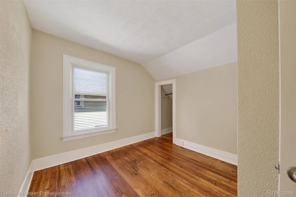 43 Dwight Ave Avenue Pontiac City, MI 48341