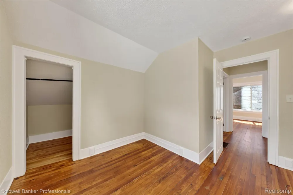 43 Dwight Ave Avenue Pontiac City, MI 48341