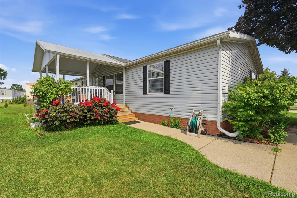 29643 Carousel Street Novi City, MI 48377