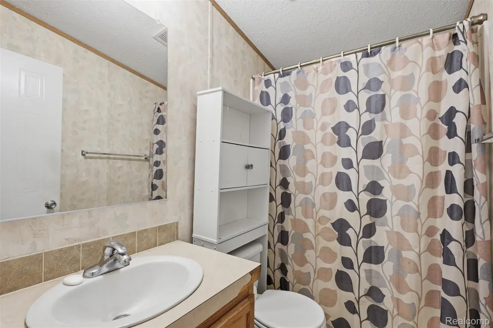 29643 Carousel Street Novi City, MI 48377