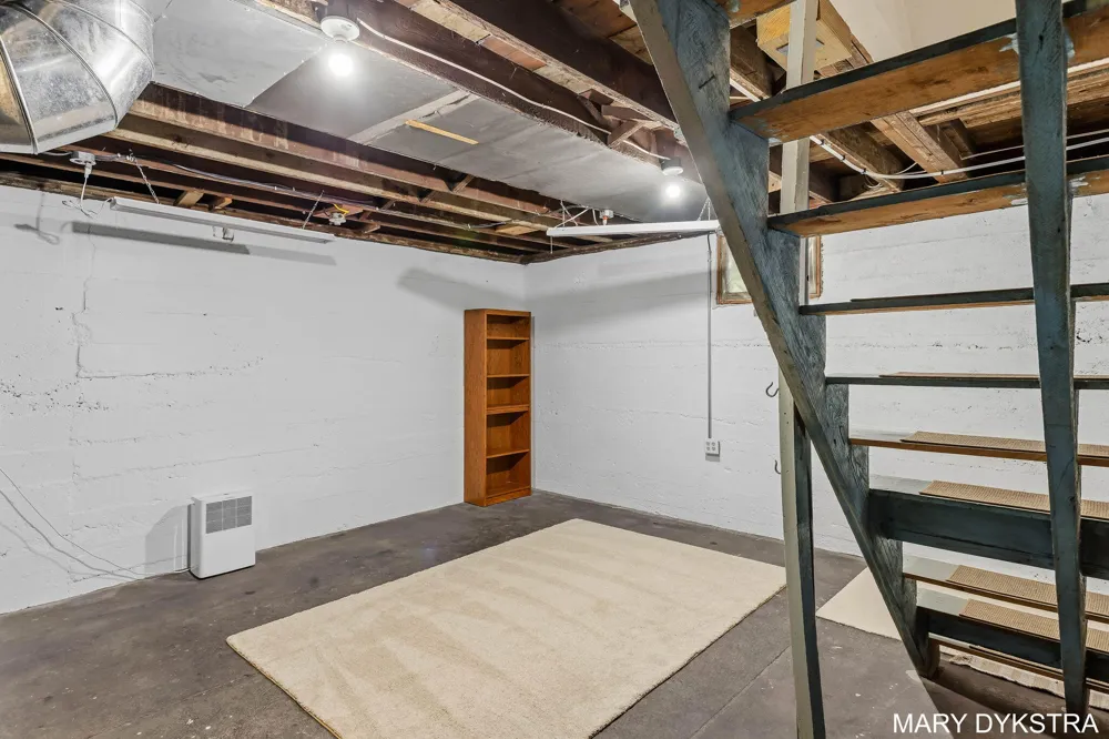 1718 Summit Street Park Township, MI 49423