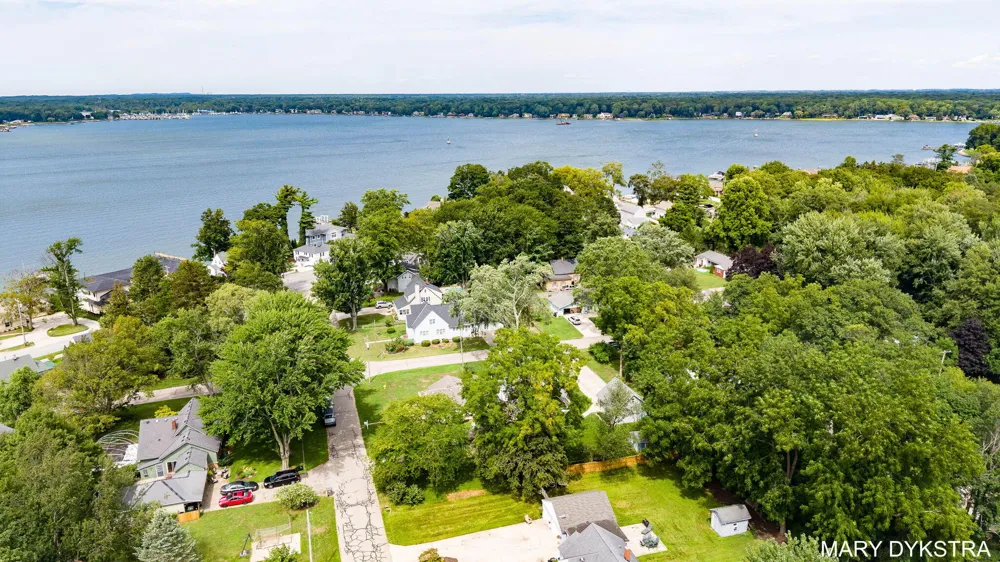 1718 Summit Street Park Township, MI 49423