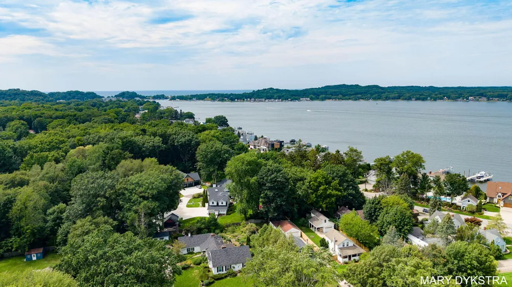 1718 Summit Street Park Township, MI 49423