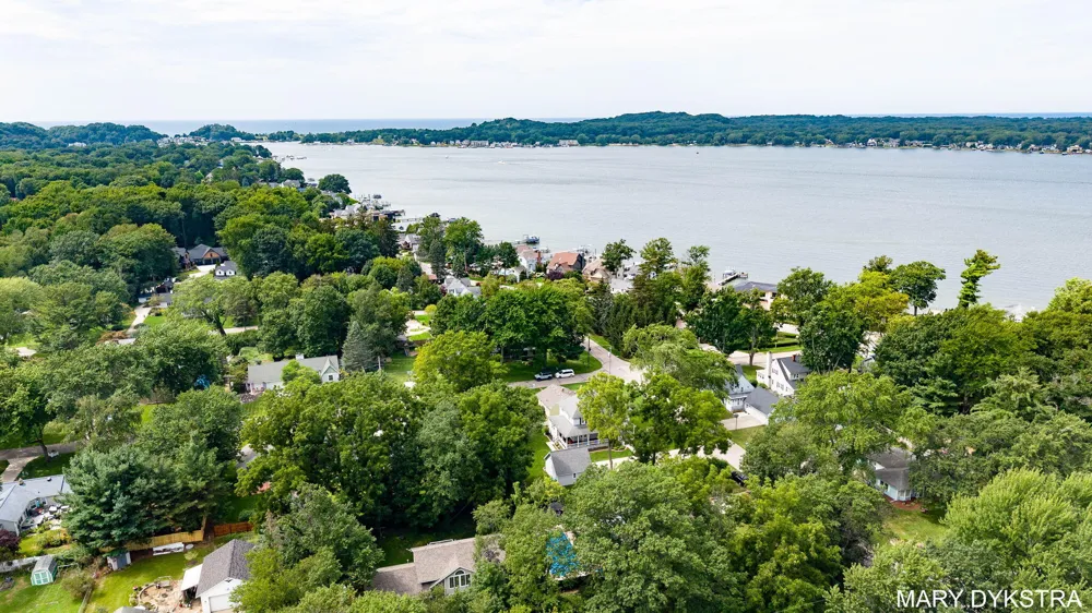 1718 Summit Street Park Township, MI 49423