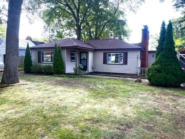 2063 S Manitou Circle Norton Shores City, MI 49441