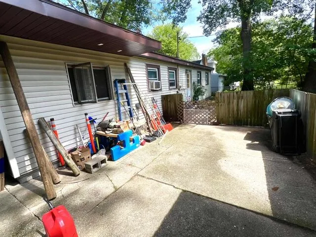 2063 S Manitou Circle Norton Shores City, MI 49441