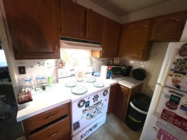 2063 S Manitou Circle Norton Shores City, MI 49441