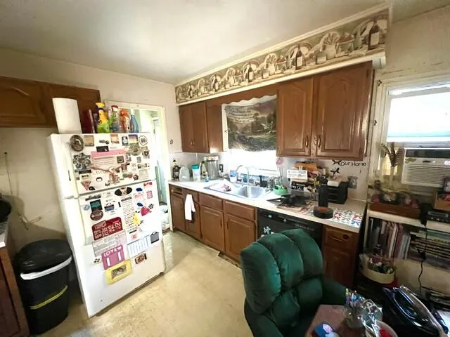 2063 S Manitou Circle Norton Shores City, MI 49441
