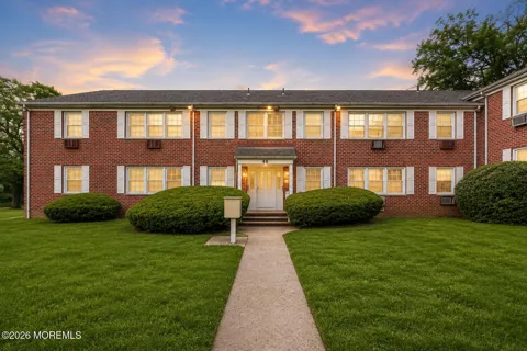 48 Stonehurst Boulevard #C