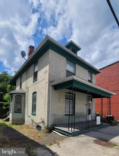 552 MECHANIC STREET