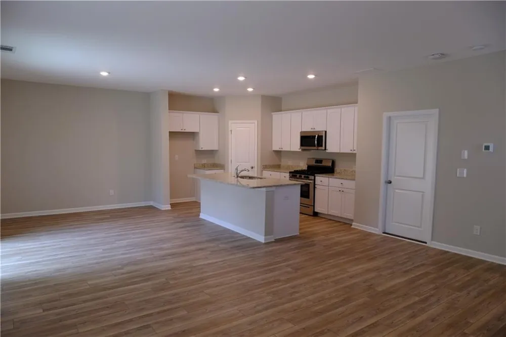 4237 Waxwing Street Hoschton, GA 30548