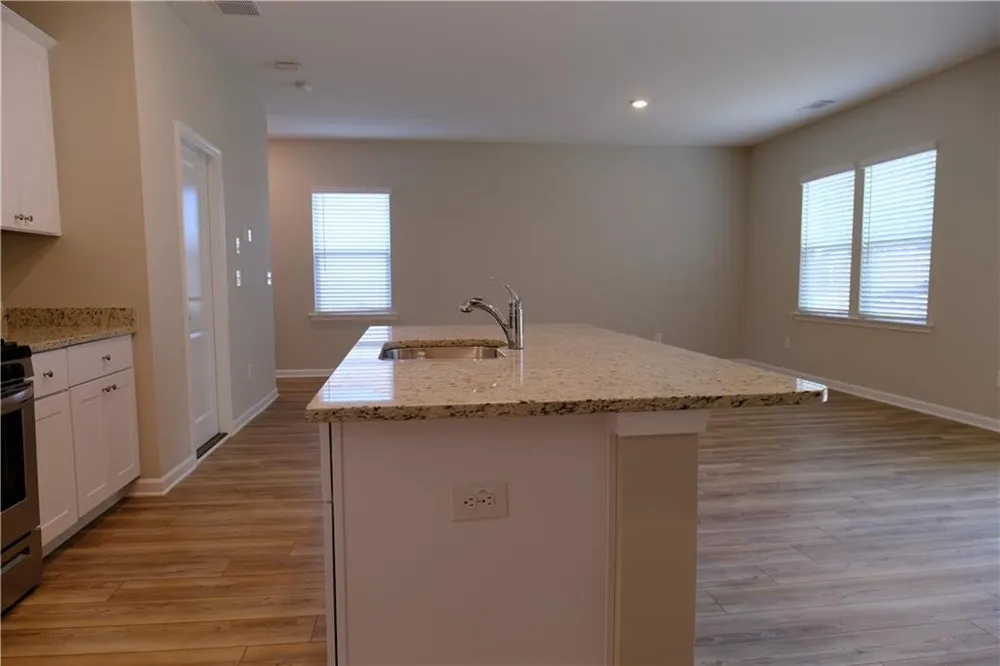 4237 Waxwing Street Hoschton, GA 30548
