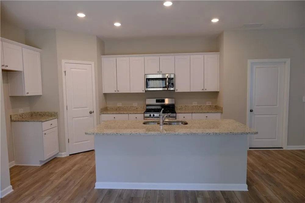 4237 Waxwing Street Hoschton, GA 30548