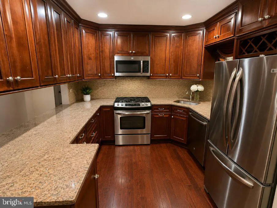 6808 DARBY LANE Springfield, VA 22150