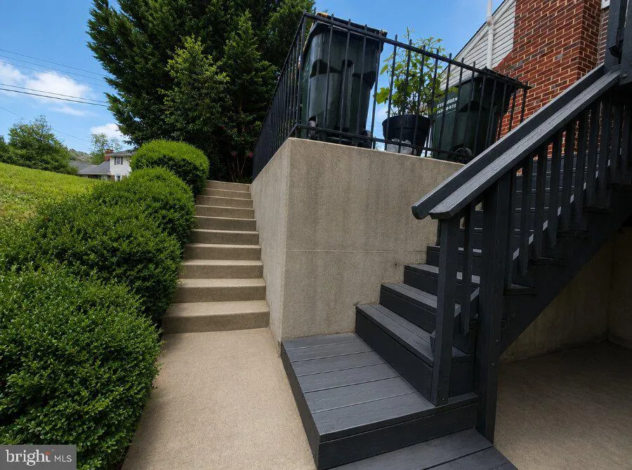 6808 DARBY LANE Springfield, VA 22150