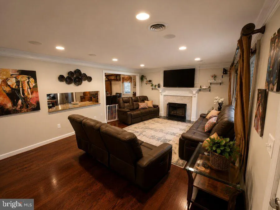 6808 DARBY LANE Springfield, VA 22150