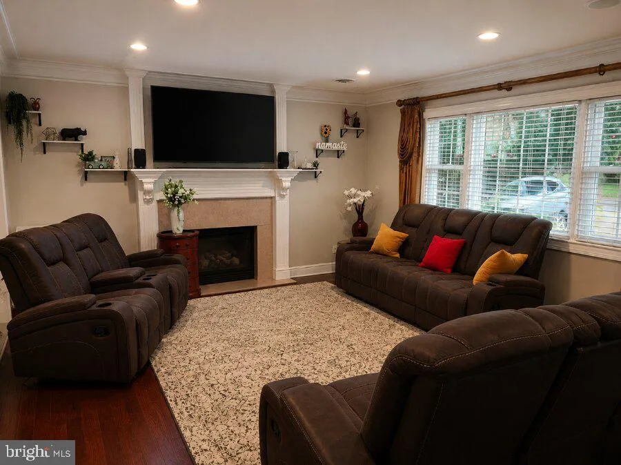 6808 DARBY LANE Springfield, VA 22150