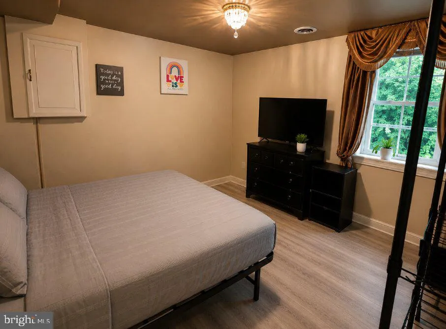 6808 DARBY LANE Springfield, VA 22150