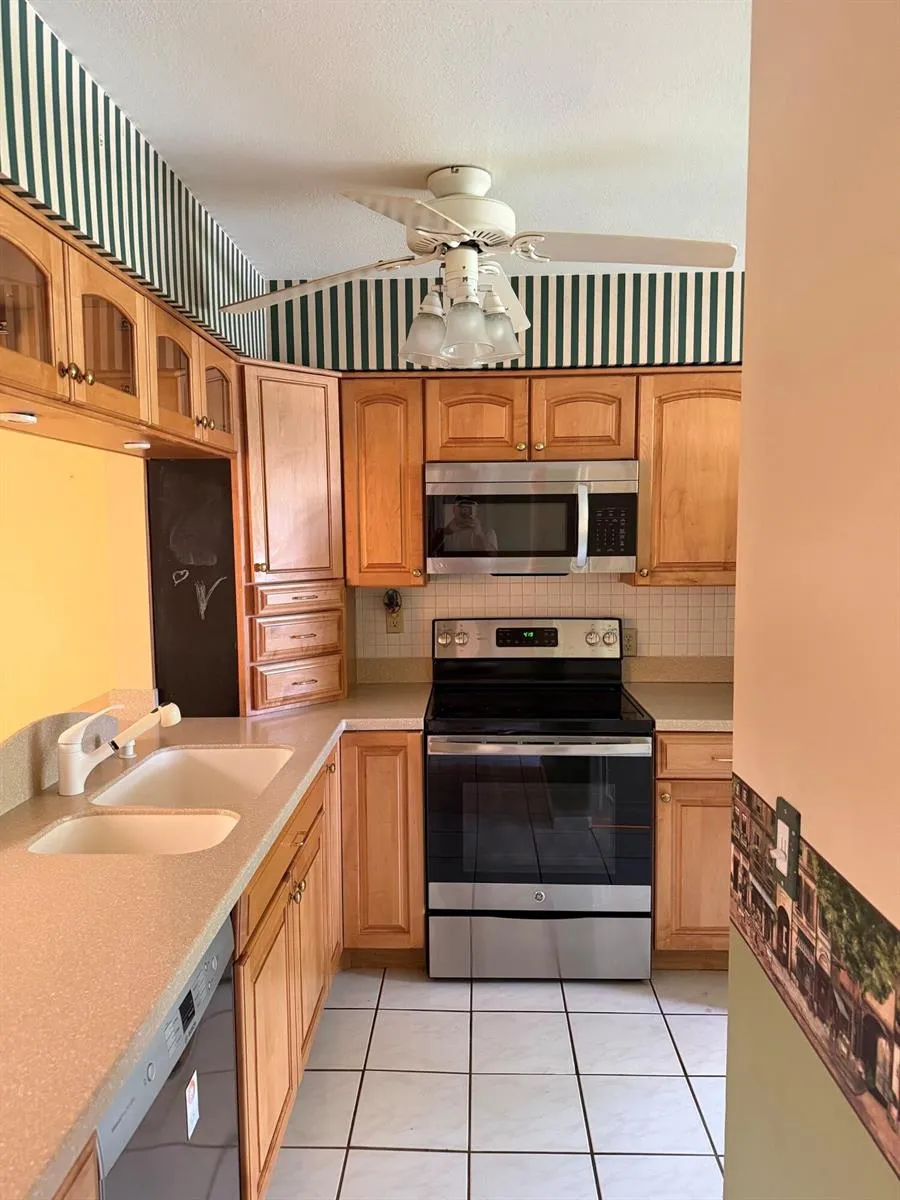 3704 Arelia Drive Delray Beach, FL 33445